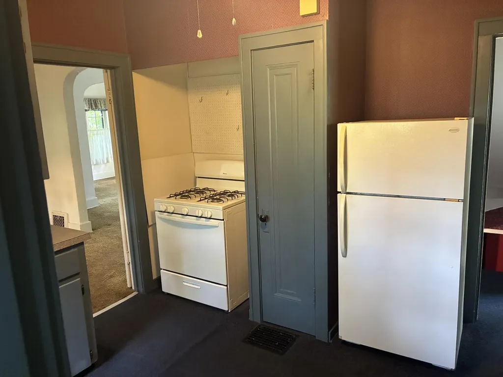 2208 E Blaine Avenue SE Grand Rapids City MI 49507