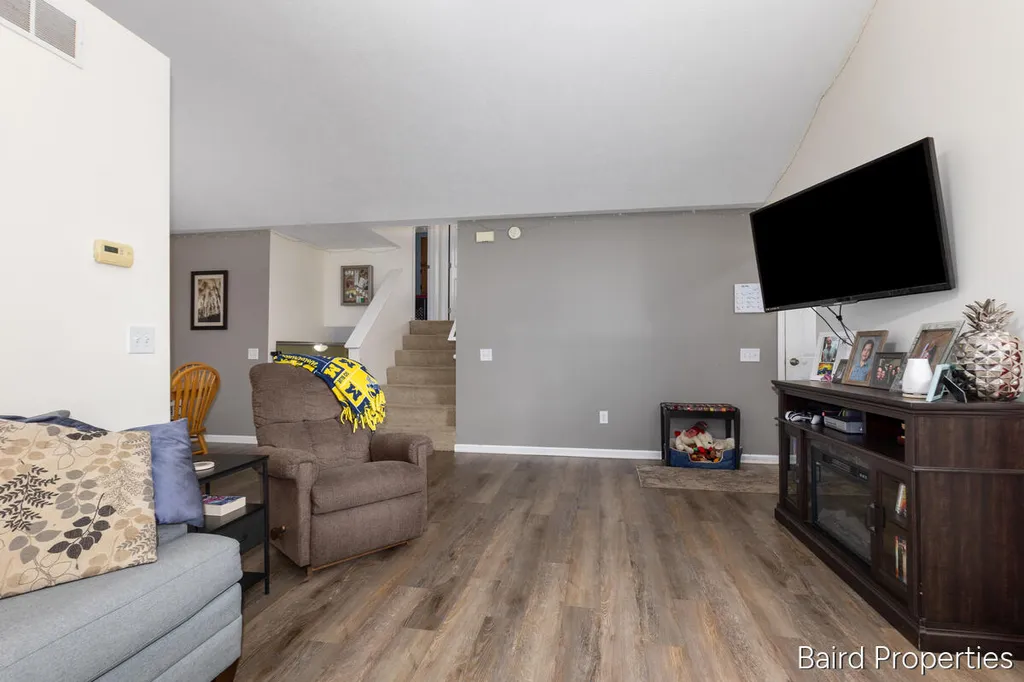 11227 Barnsley Road SE Lowell Charter Township MI 49331
