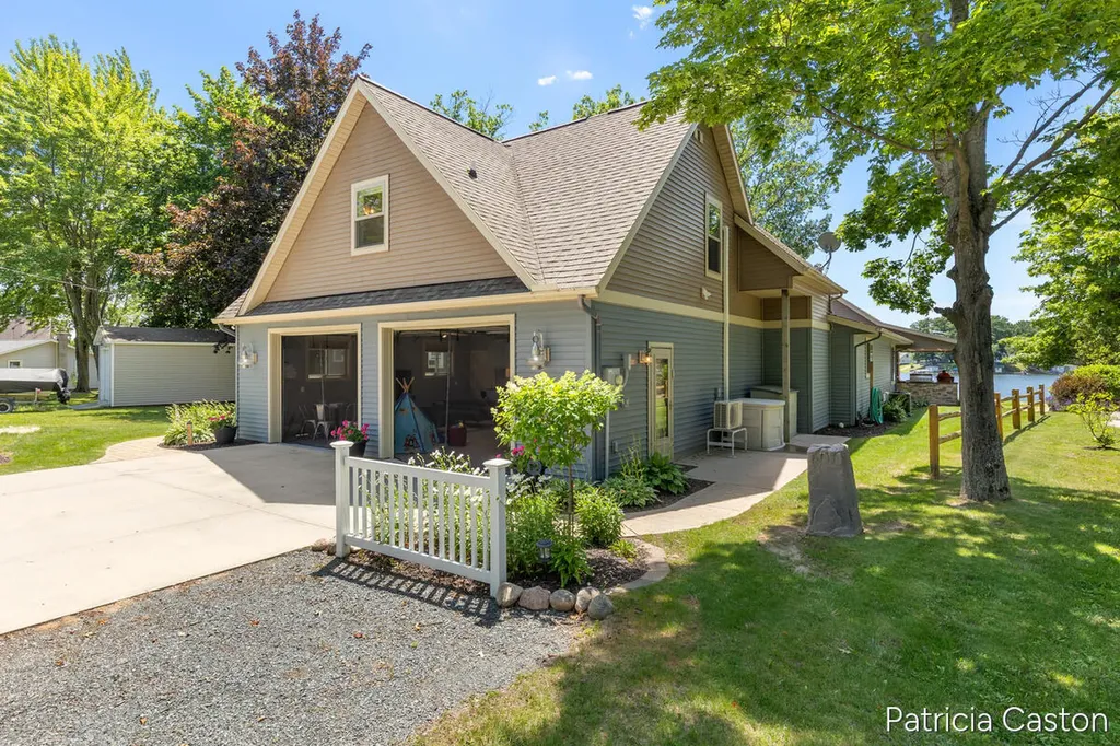 5295 S Eden Lake Road Eden Township MI 49405
