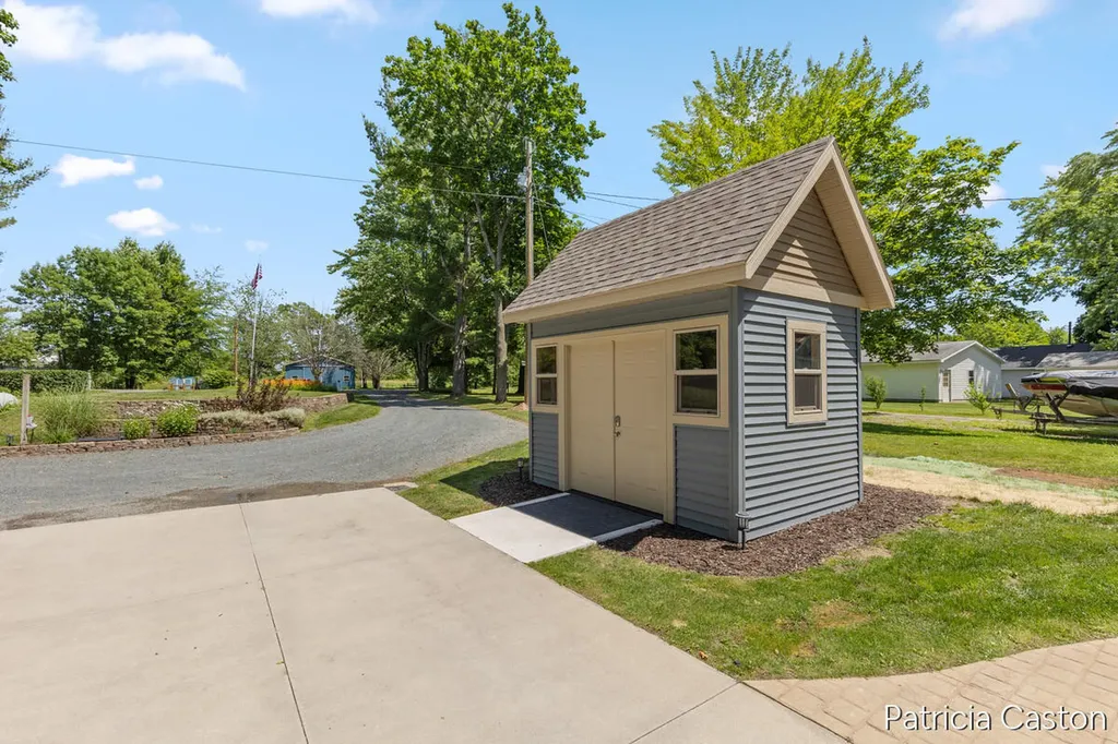 5295 S Eden Lake Road Eden Township MI 49405