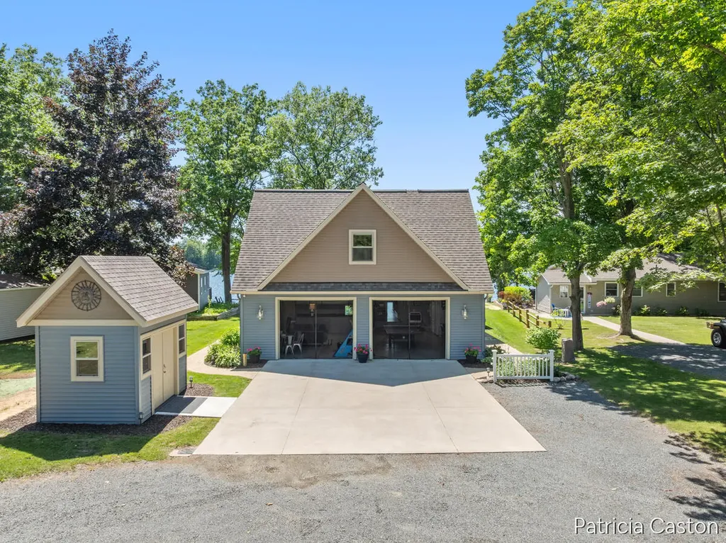 5295 S Eden Lake Road Eden Township MI 49405