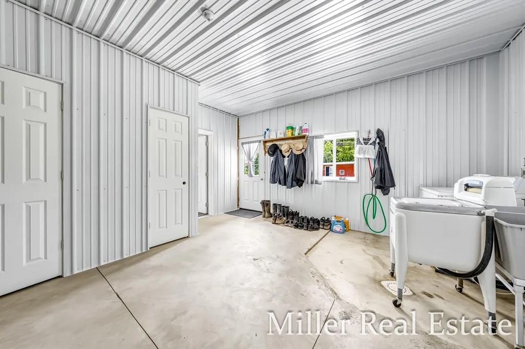 9607 S Barryville Road Maple Grove Township MI 49050