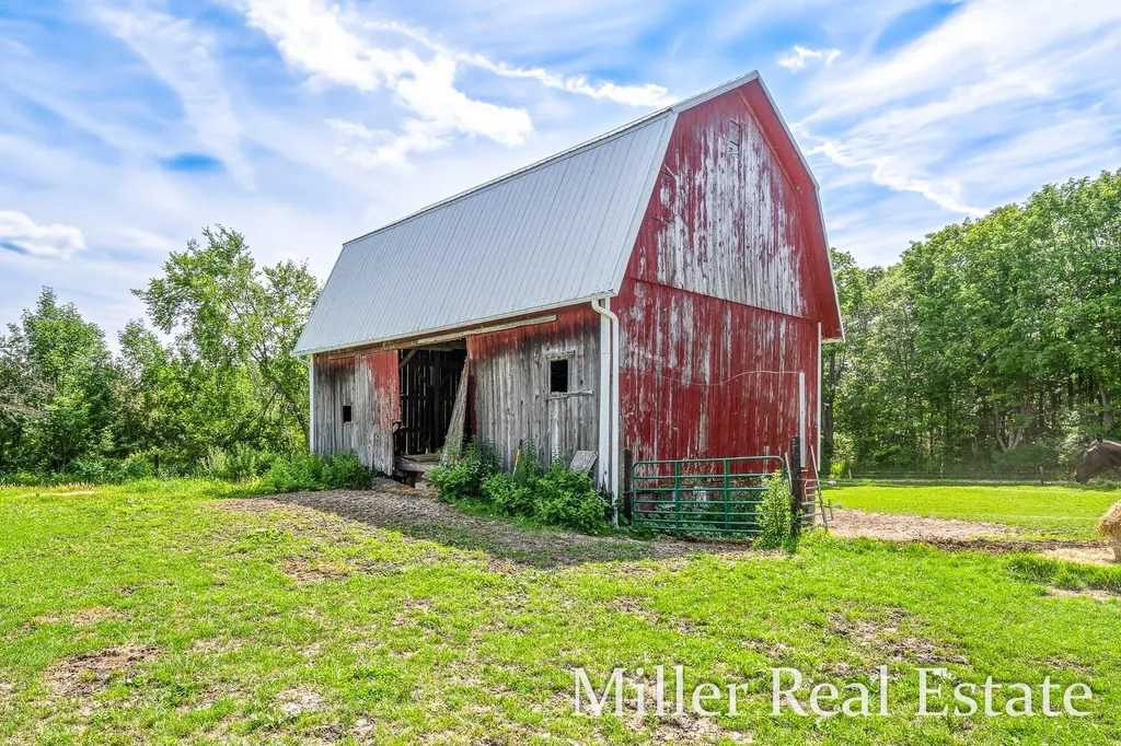 9607 S Barryville Road Maple Grove Township MI 49050