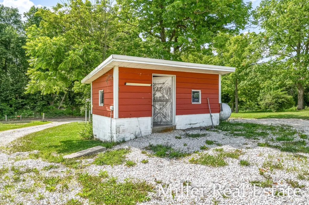 9607 S Barryville Road Maple Grove Township MI 49050