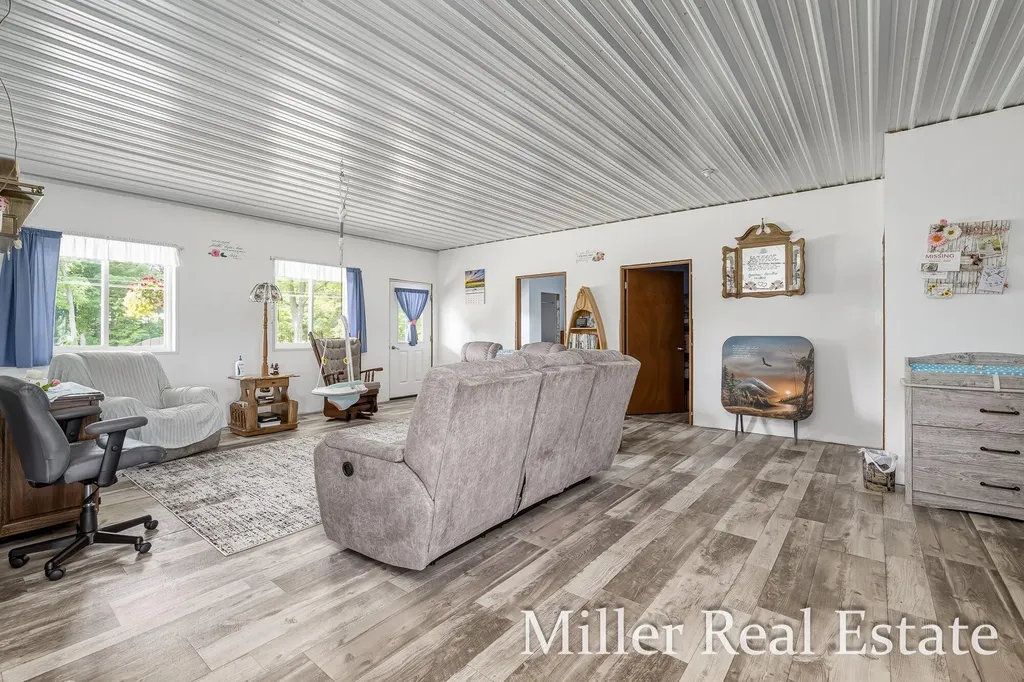 9607 S Barryville Road Maple Grove Township MI 49050