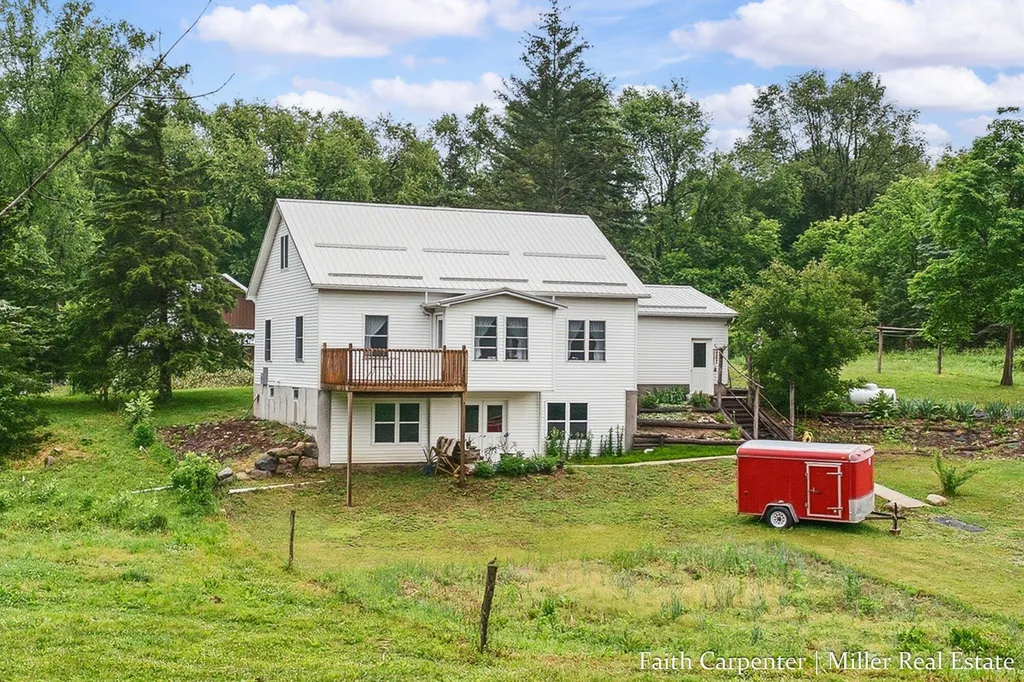 3062 W Cloverdale Road Hope Township MI 49046