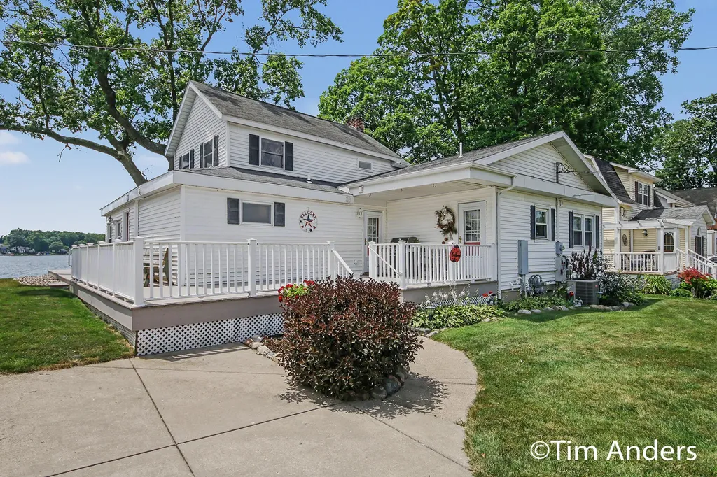 10992 Boniface Point Drive Prairieville Township MI 49080