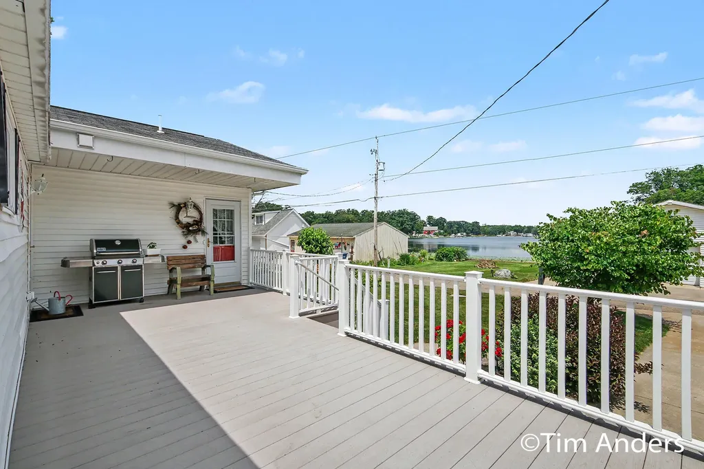 10992 Boniface Point Drive Prairieville Township MI 49080