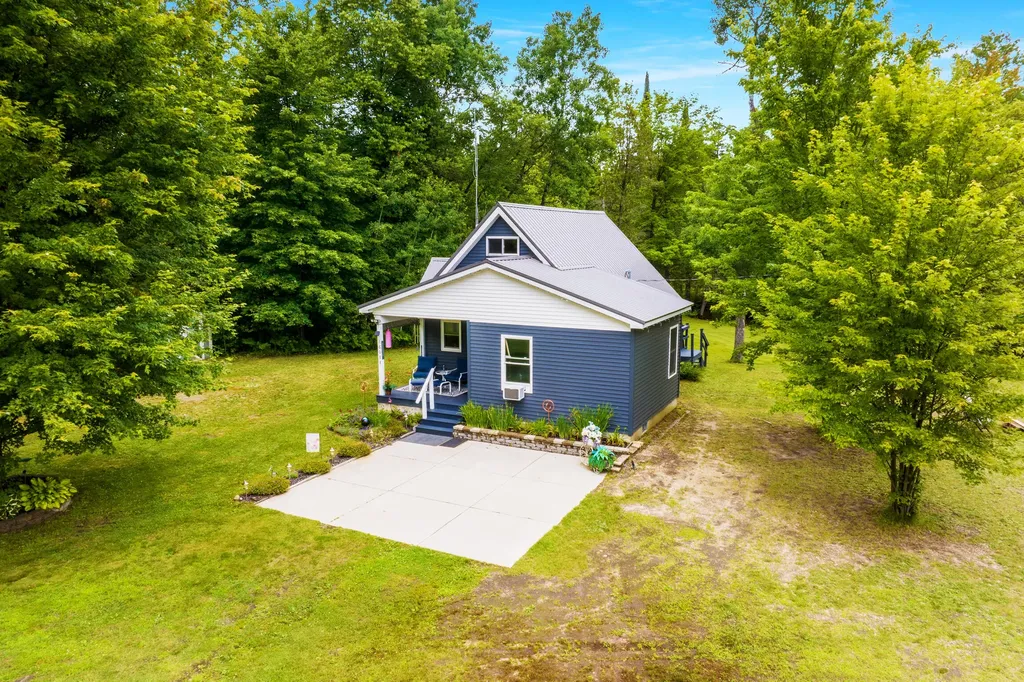 16088 Bentley Road Colfax Township MI 49683