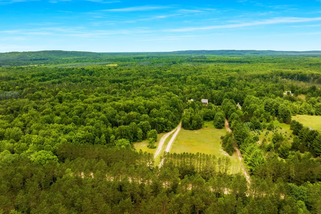 16088 Bentley Road Colfax Township MI 49683
