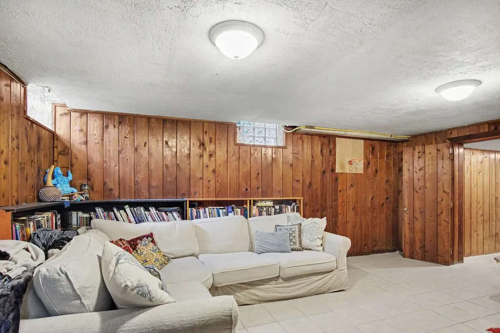 310 Aurora Street SE Grand Rapids City MI 49507