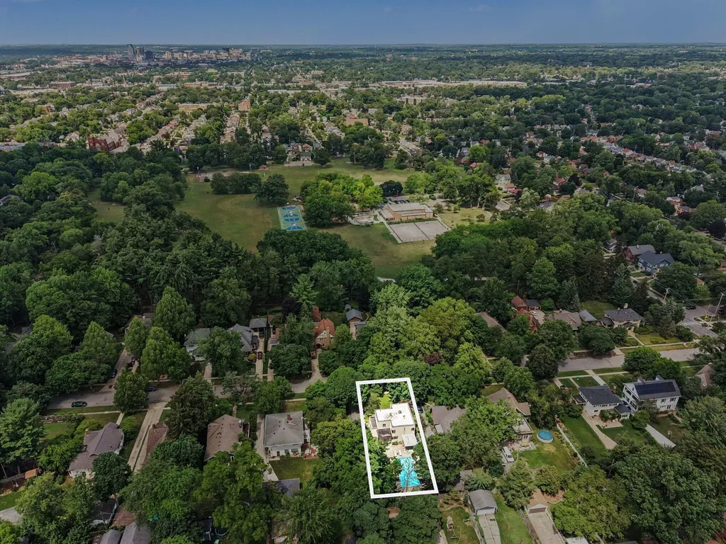 310 Aurora Street SE Grand Rapids City MI 49507
