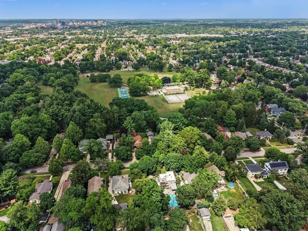 310 Aurora Street SE Grand Rapids City MI 49507