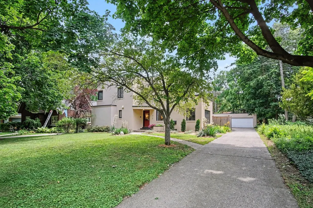 310 Aurora Street SE Grand Rapids City MI 49507