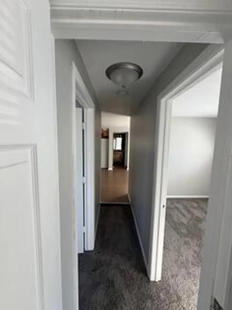 511 W Berry Avenue Lansing City MI 48910