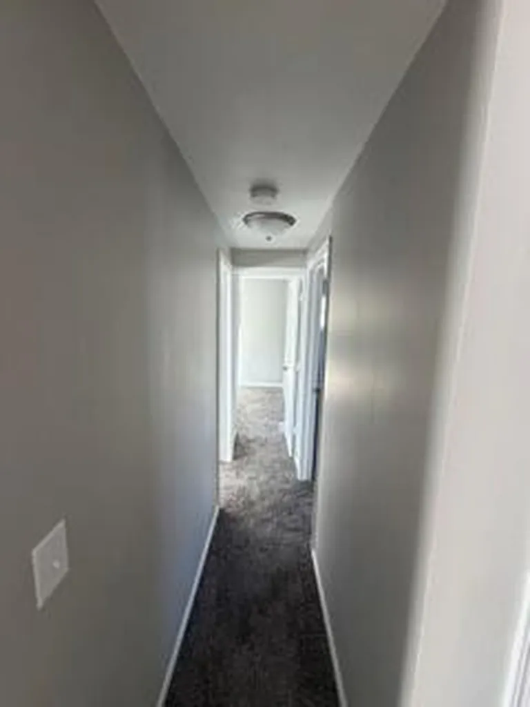 511 W Berry Avenue Lansing City MI 48910