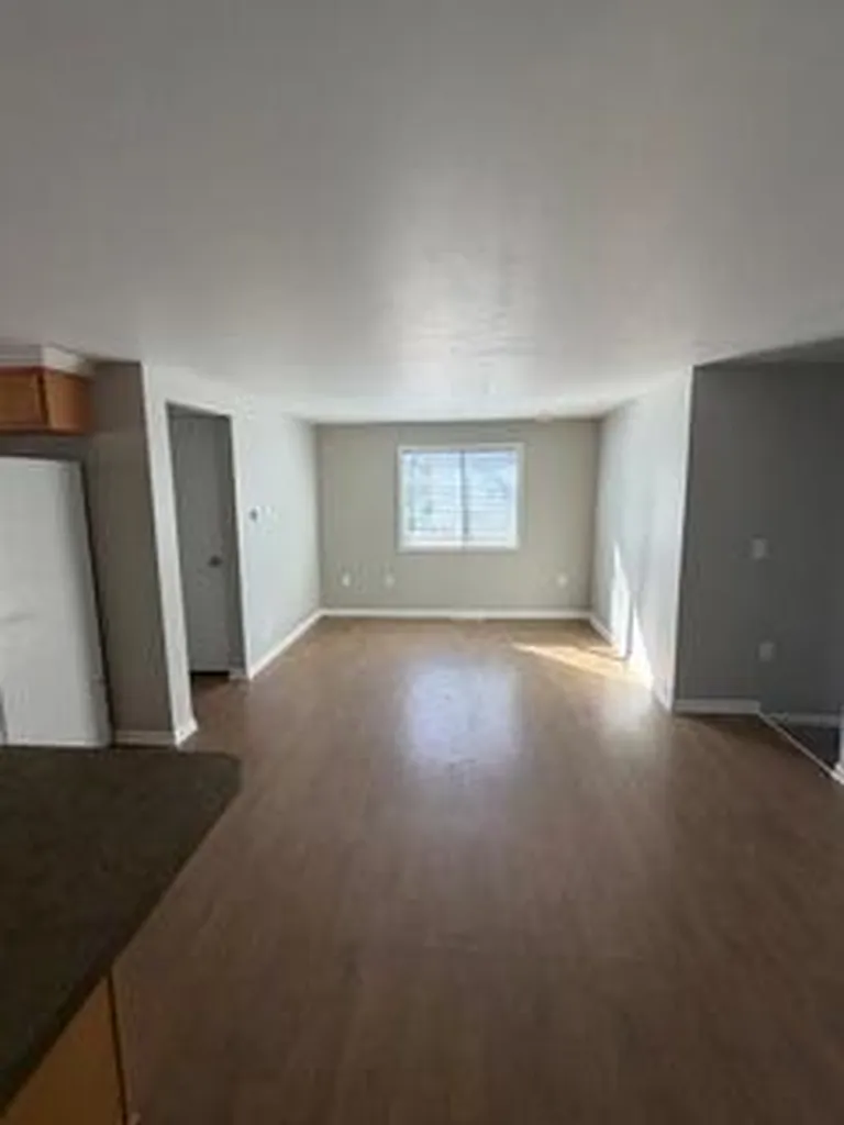 511 W Berry Avenue Lansing City MI 48910