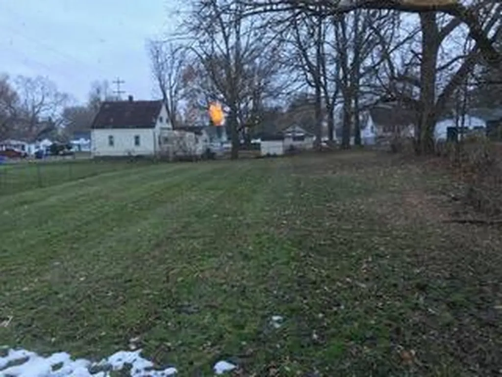511 W Berry Avenue Lansing City MI 48910