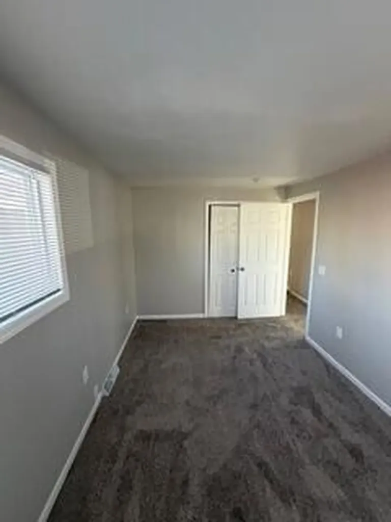 511 W Berry Avenue Lansing City MI 48910