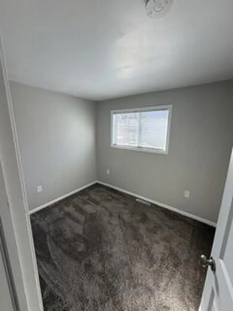 511 W Berry Avenue Lansing City MI 48910