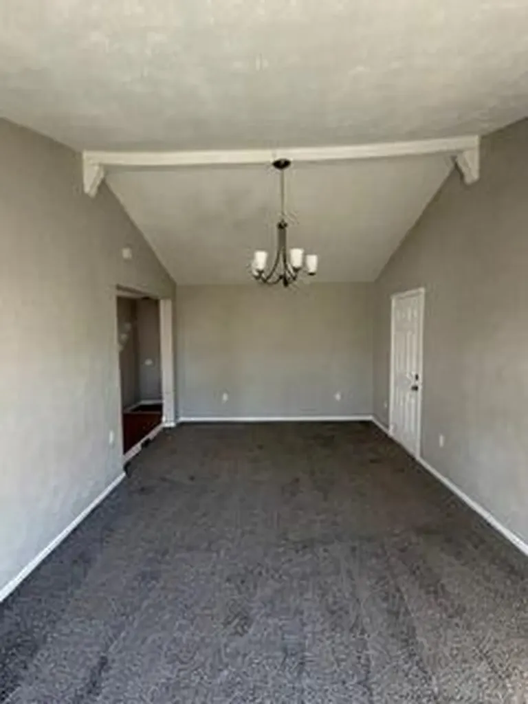 511 W Berry Avenue Lansing City MI 48910