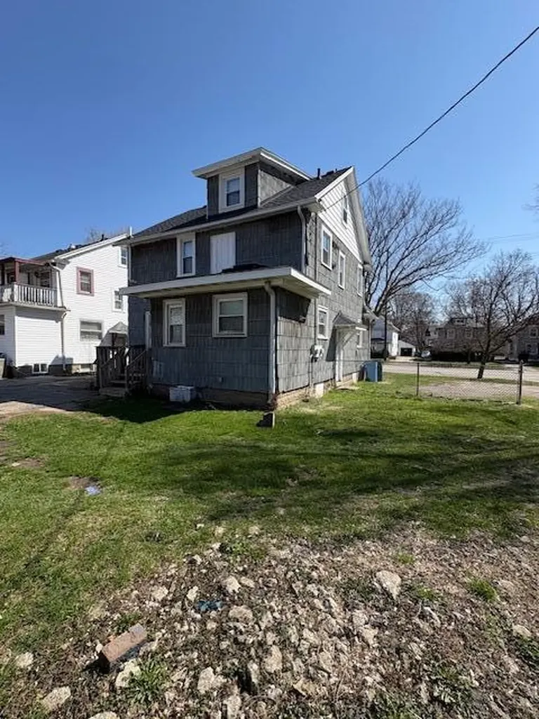 1006 S Pennsylvania Avenue Lansing City MI 48912