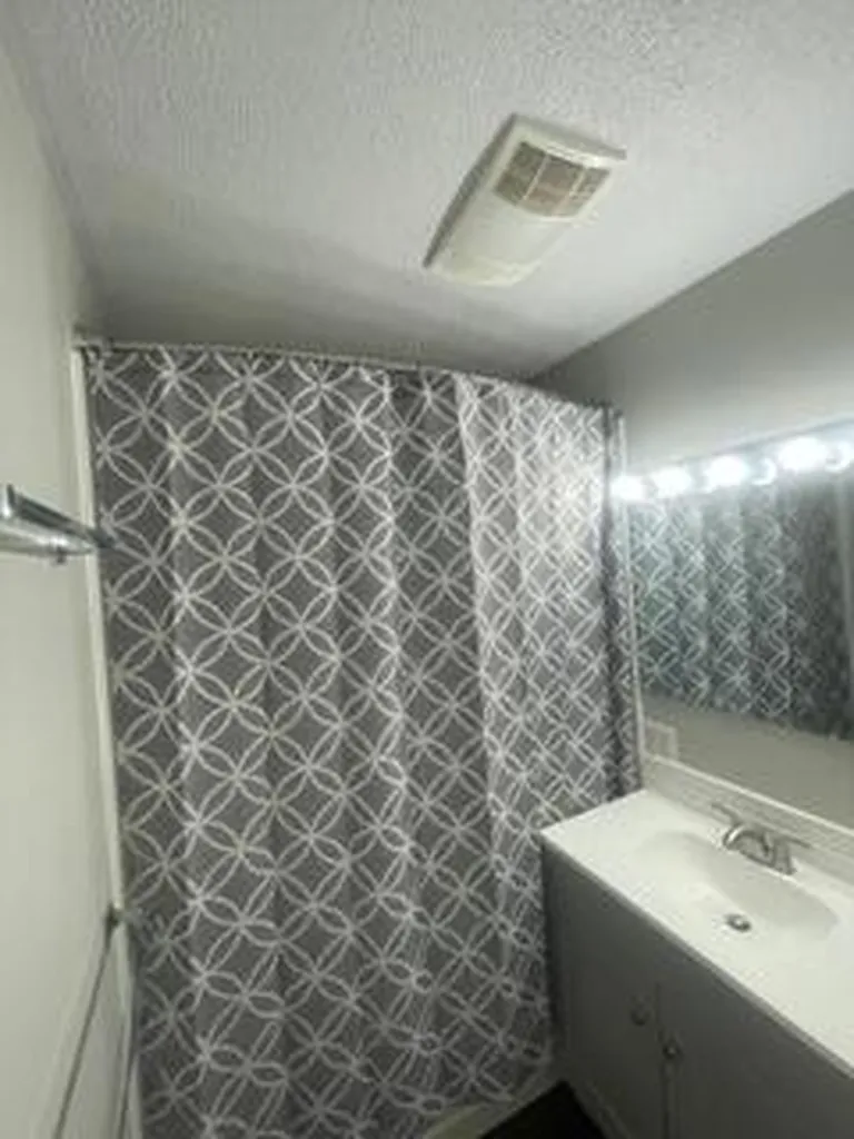 204 W Berry Avenue Lansing City MI 48910