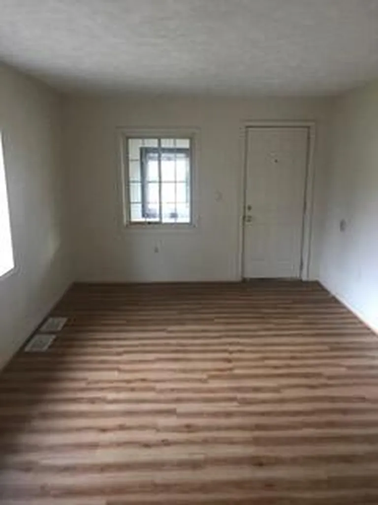 204 W Berry Avenue Lansing City MI 48910