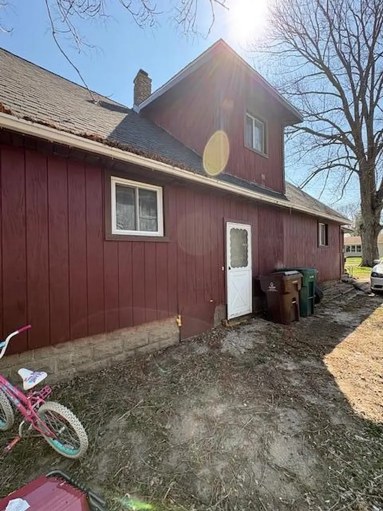 204 W Berry Avenue Lansing City MI 48910