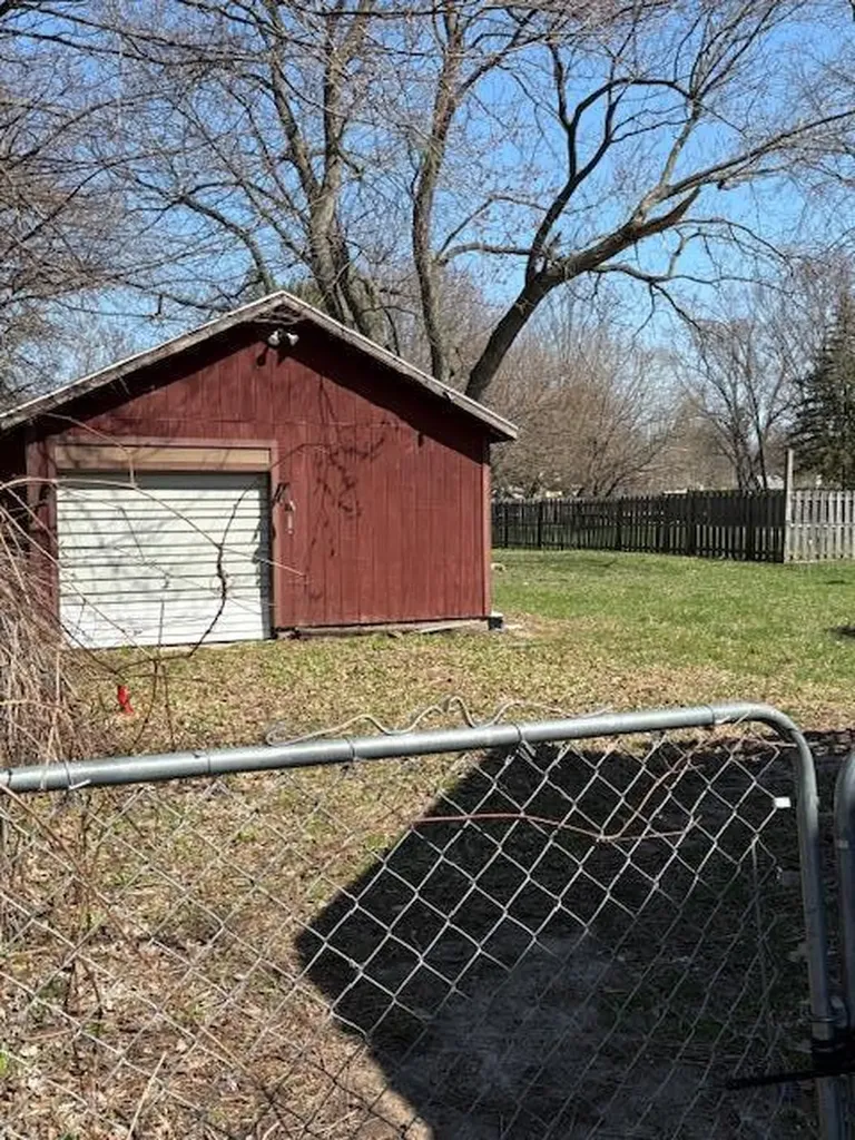 204 W Berry Avenue Lansing City MI 48910