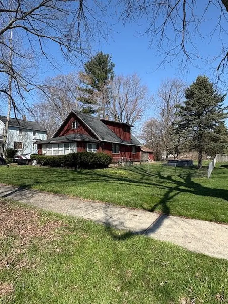 204 W Berry Avenue Lansing City MI 48910