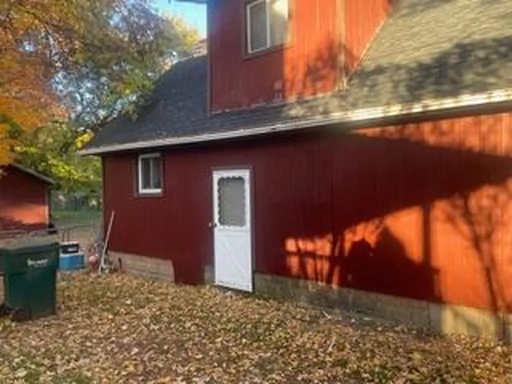 204 W Berry Avenue Lansing City MI 48910