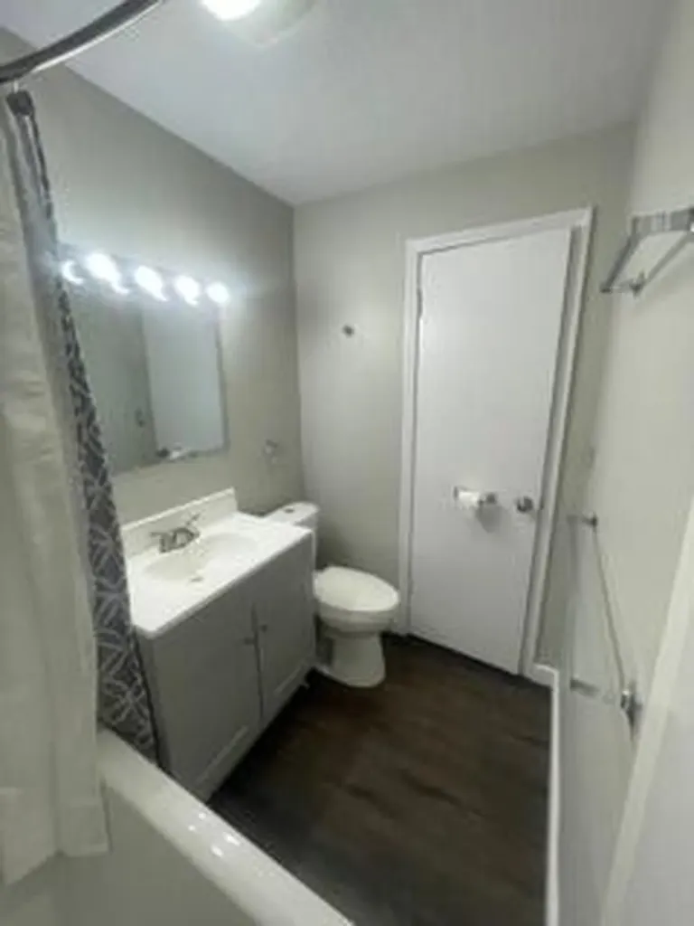 204 W Berry Avenue Lansing City MI 48910