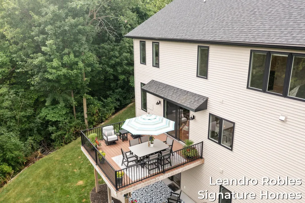 6 Fox Point Court NE Grand Rapids Charter Township MI 49301