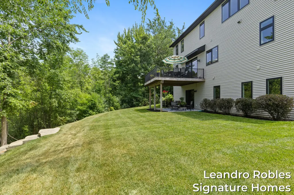 6 Fox Point Court NE Grand Rapids Charter Township MI 49301