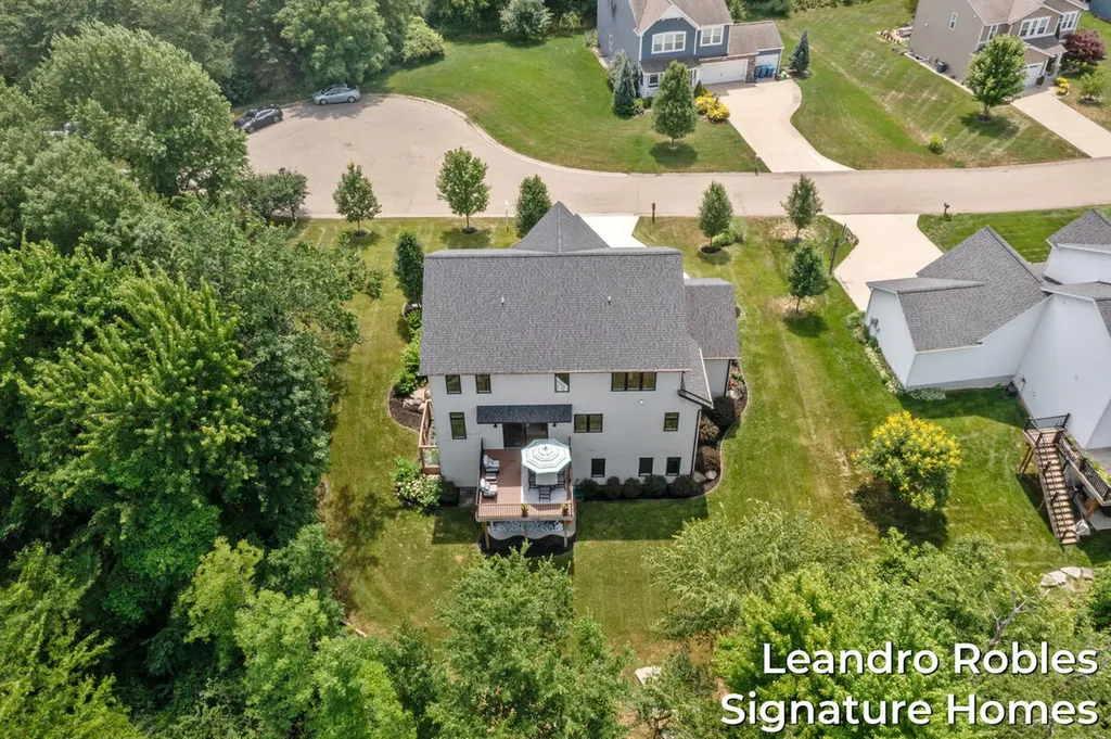 6 Fox Point Court NE Grand Rapids Charter Township MI 49301