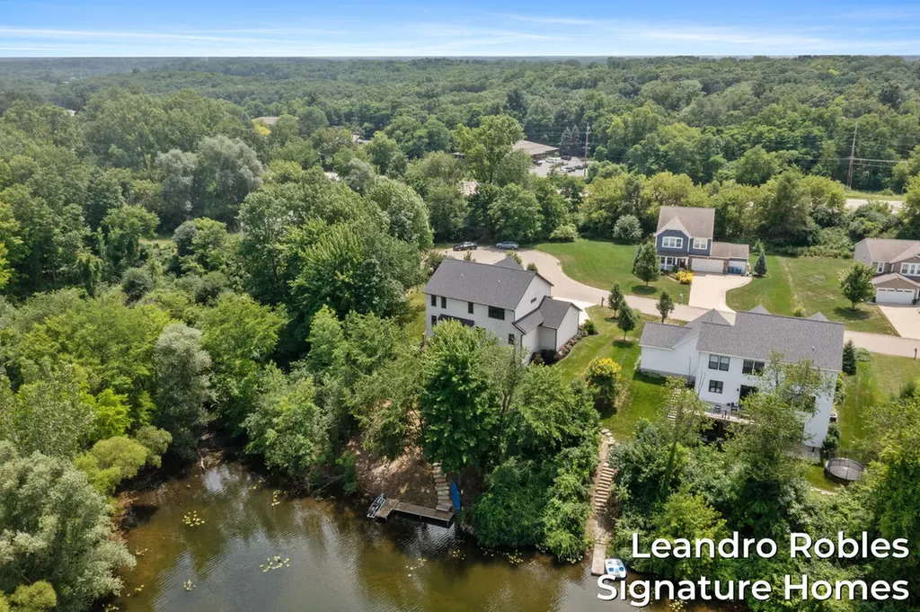 6 Fox Point Court NE Grand Rapids Charter Township MI 49301