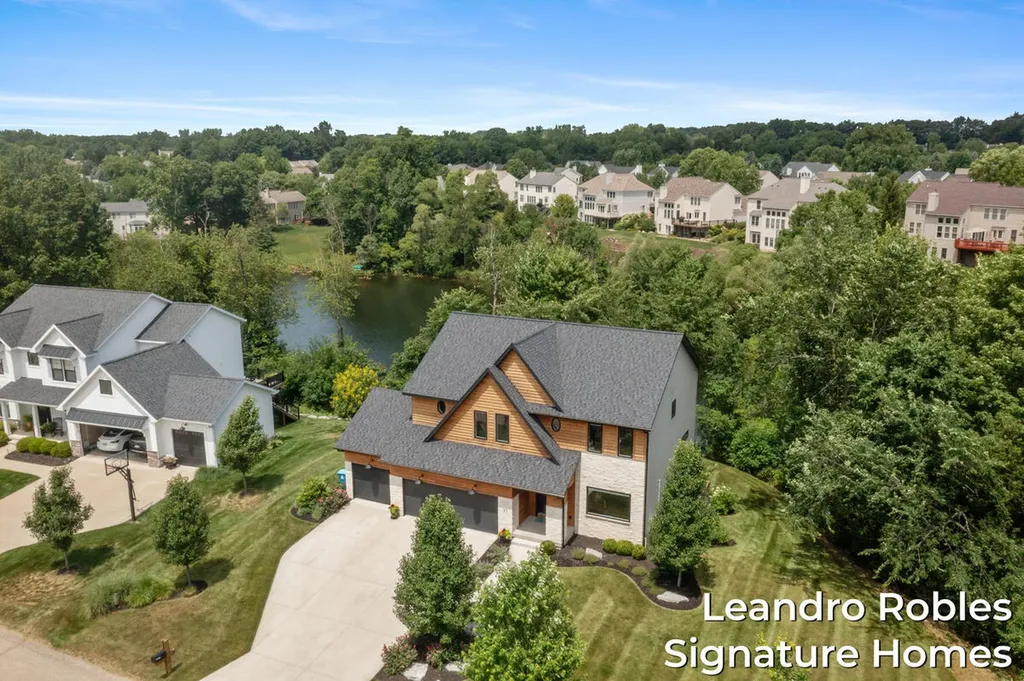 6 Fox Point Court NE Grand Rapids Charter Township MI 49301