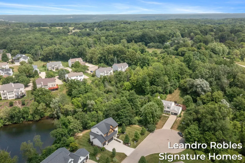 6 Fox Point Court NE Grand Rapids Charter Township MI 49301