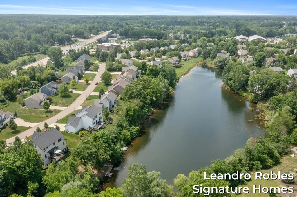 6 Fox Point Court NE Grand Rapids Charter Township MI 49301