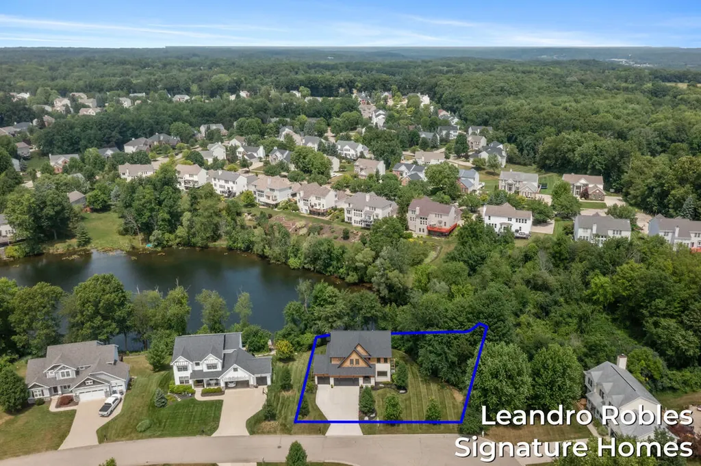 6 Fox Point Court NE Grand Rapids Charter Township MI 49301