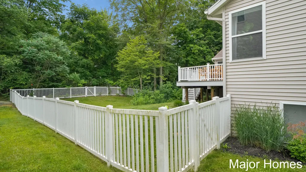 3480 Meadow Grove Drive SE Kentwood City MI 49512