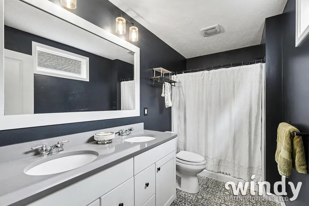 6996 W Cottage Lane NE Cannon Township MI 49341
