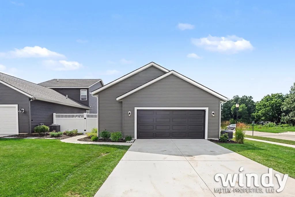 6996 W Cottage Lane NE Cannon Township MI 49341