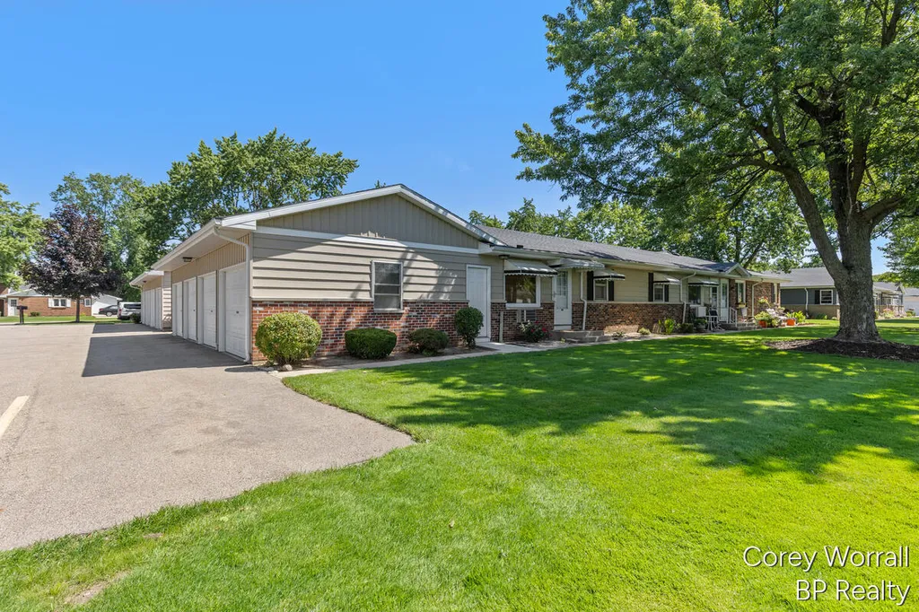 686 Andover Street SE Kentwood City MI 49548