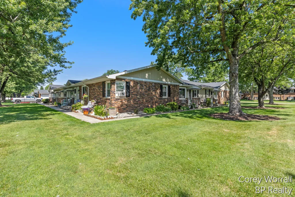 686 Andover Street SE Kentwood City MI 49548