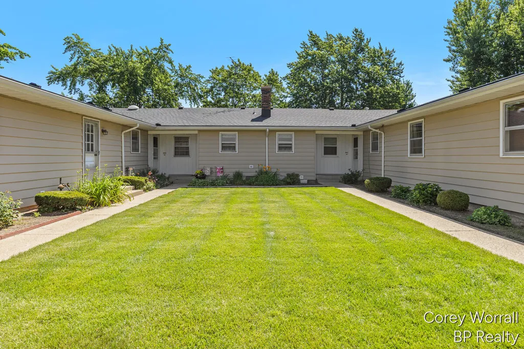 686 Andover Street SE Kentwood City MI 49548