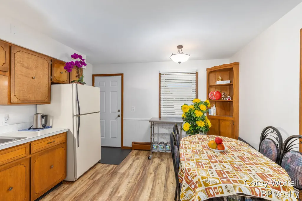 686 Andover Street SE Kentwood City MI 49548