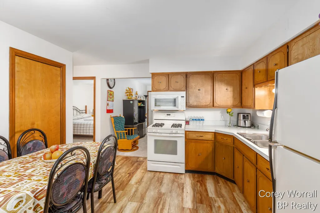 686 Andover Street SE Kentwood City MI 49548