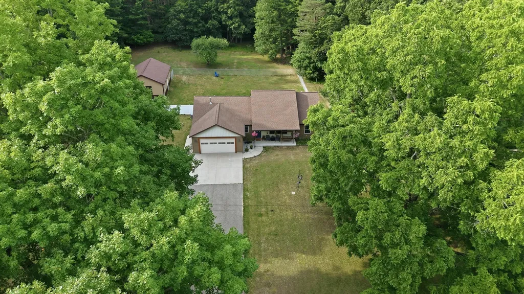 6024 Hancock Road Montague Township MI 49437